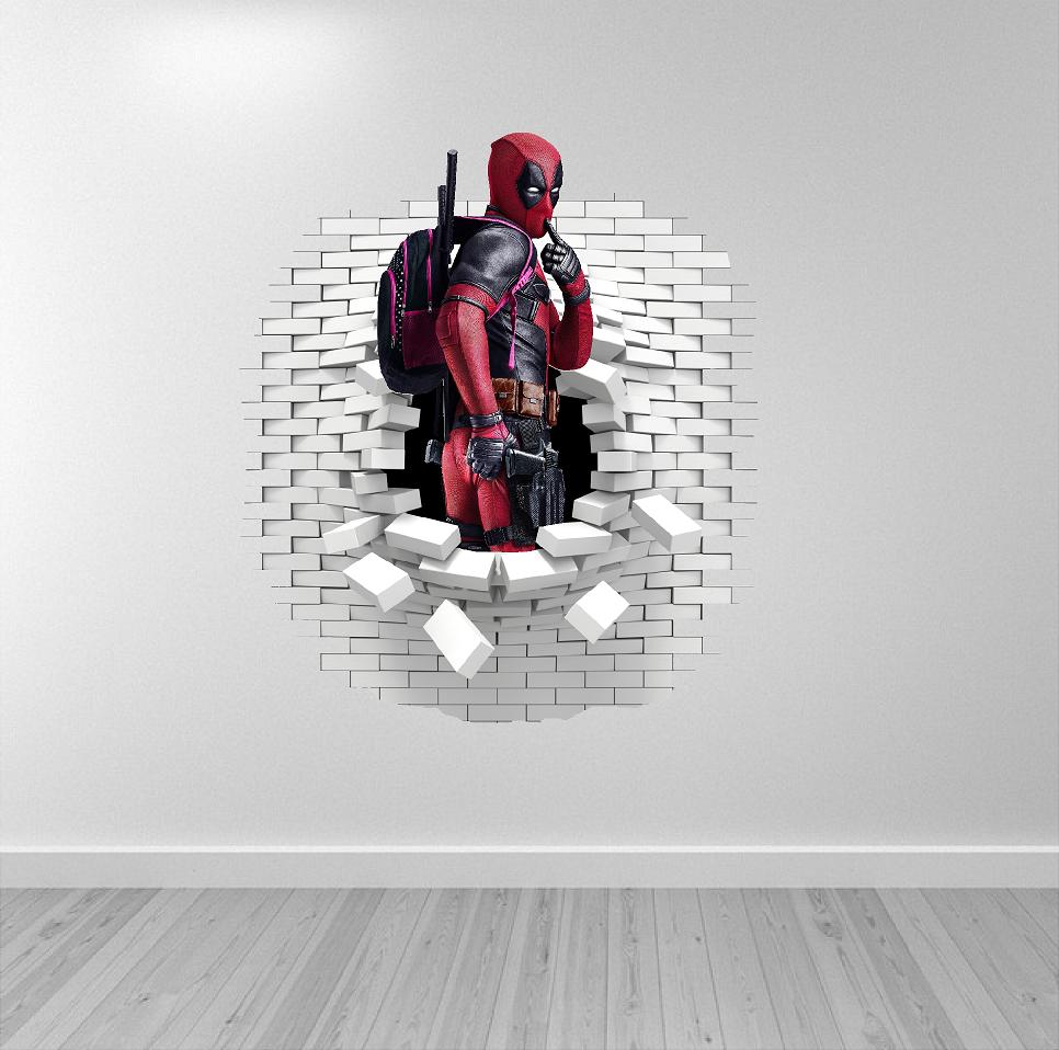 Deadpool hola í vegg