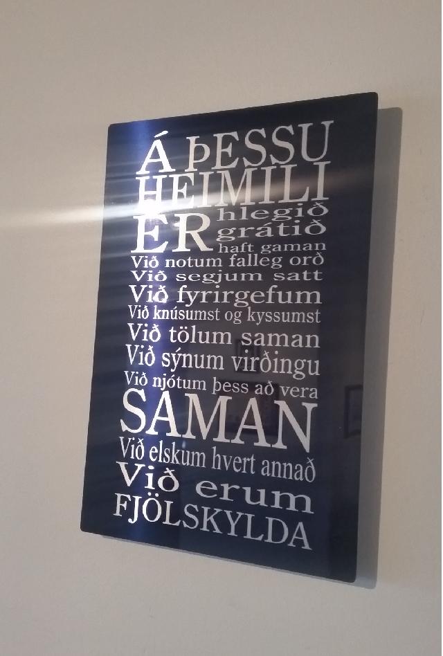 Á þessu heimili Álplötur