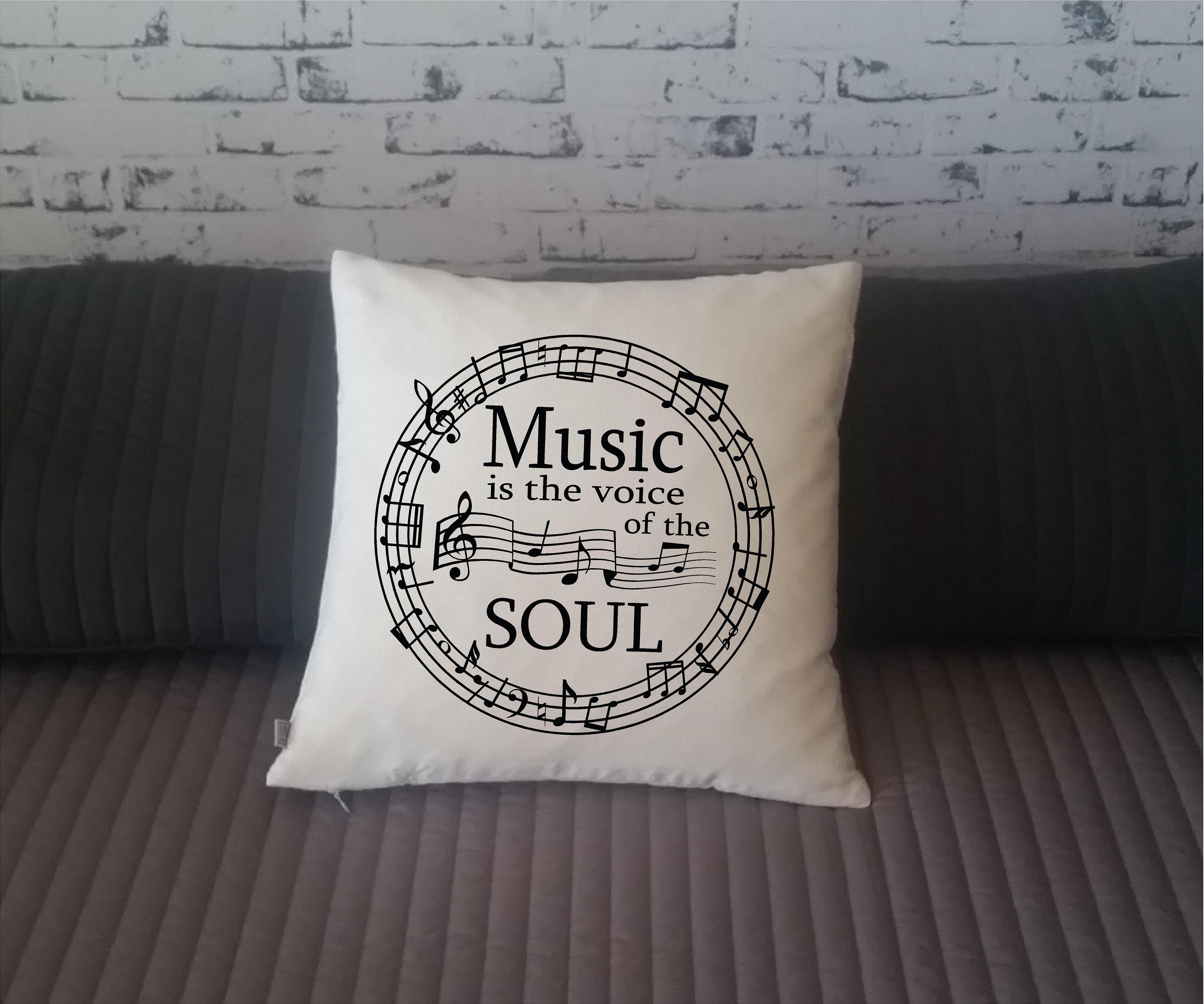 Music is the voice of the soul púði